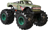 Hot Wheels: Monster Trucks - 1:24 Scale Vehicle (V8 Bomber)